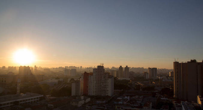 Máxima deve ultrapassar os 32°C, segundo o Centro de Gerenciamento de Emergências Máxima deve ultrapassar os 32°C, segundo o Centro de Gerenciamento de Emergências
