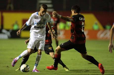 Após segunda derrota seguida, Grêmio lamenta perder jogo controlado