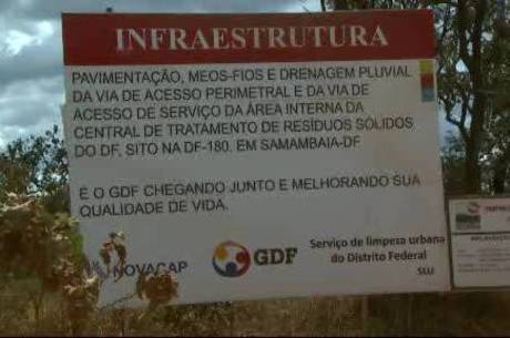 A área do aterro sanitário está demarcada, mas no local apenas uma placa anuncia quer será o local de tratamento de lixo do DF A área do aterro sanitário está demarcada, mas no local apenas uma placa anuncia quer será o local de tratamento de lixo do DF
