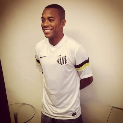 Sem mercado na Europa, Robinho volta ao Santos para ganhar fortuna por mês  - Fotos - R7 Futebol