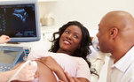 casal, grávida, gravidez, papai, mamãe, exame, ultrassonografia, bebê, família