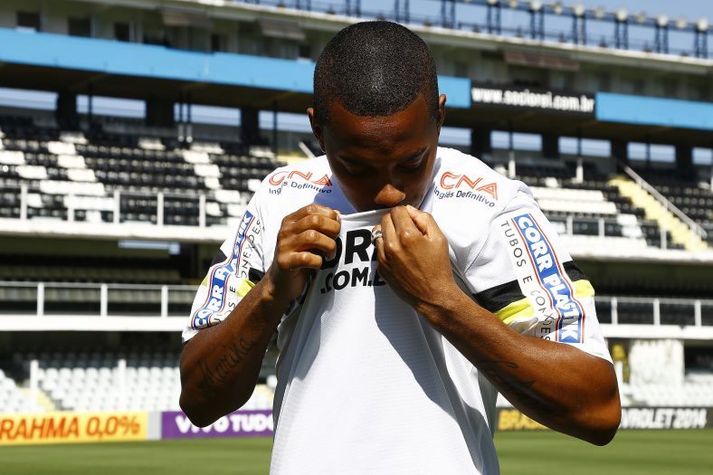 Sem mercado na Europa, Robinho volta ao Santos para ganhar fortuna por mês  - Fotos - R7 Futebol