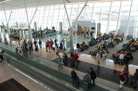Brasileiros que fazem viagens internacionais estão na mira do Fisco Brasileiros que fazem viagens internacionais estão na mira do Fisco