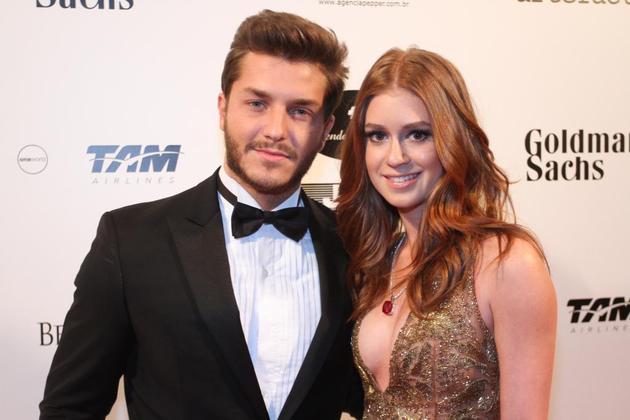 Marina Ruy Barbosa e Klebber Toledo curtem festa no Rio