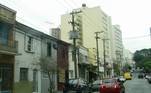 Na rua Rio Grande, Vila Mariana, zona sul, sobrados e prédios lutam por espaço. De acordo com dados da Prefeitura, entre 2007 e abril de 2014, o número de edifícios construídos é de 12.688.