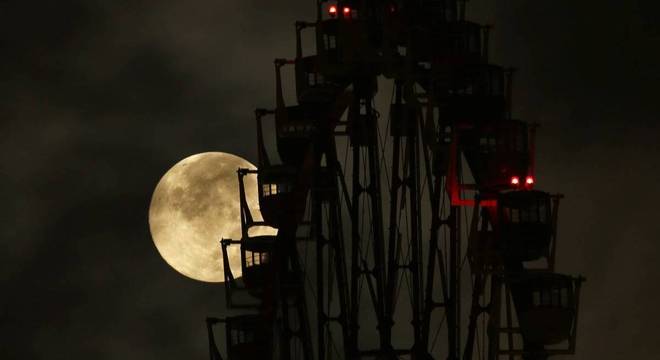 Lua ficará 7% maior em sua posição mais próxima da Terra Lua ficará 7% maior em sua posição mais próxima da Terra