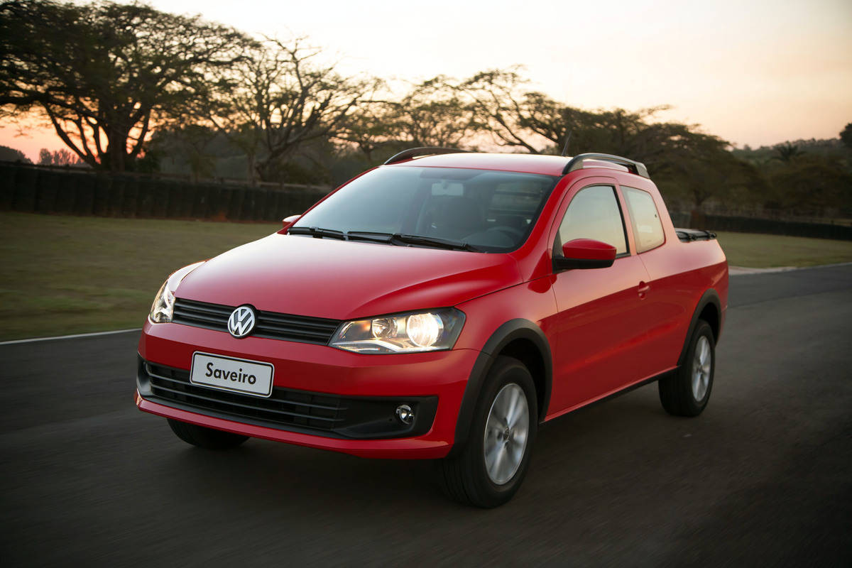 VW lança novo Fox e Saveiro cabine dupla