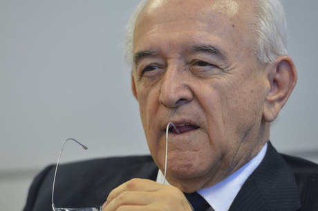 Manoel Dias espera permanecer no ministério até o final de 2014
