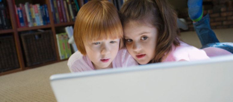 Os pais devem ter atenção redobrada sobre como seus filhos têm usado a internet
