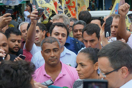 Marina fez campanha no Rio neste sábado, ao lado de Romário