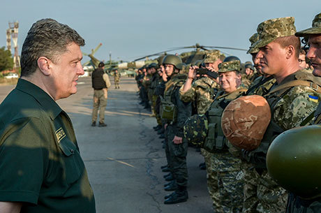 Petro Poroshenko encontrou tropas ucranianas na cidade de Mariupol