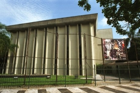 Museu da Imagem e do Som (foto) não poderá mais usar os jardins do vizinho Museu Brasileiro da Escultura
