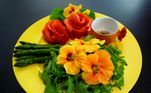 Já pensou em comer flor? Nutritivas e saborosas, elas podem ajudar na sua dieta! Aprenda receitas refrescantes!