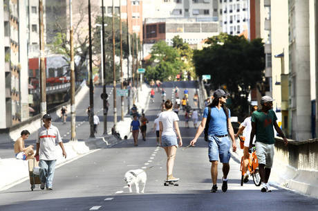No domingo, Minhocão vira área de lazer No domingo, Minhocão vira área de lazer