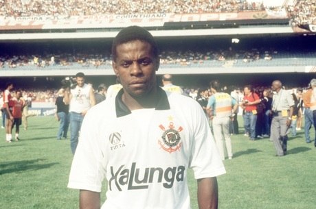 Ídolo do Corinthians mantém boa forma e é eleito o melhor jogador de  janeiro; volante é o pior