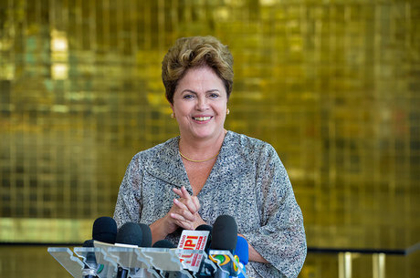 Dilma disse que não houve irregularidade em entrega de panfletos