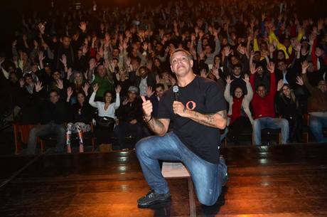 Alexandre Frota se apresenta em curta temporada em Osasco