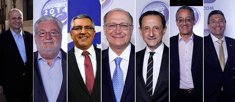 Os candidatos já estão a postos para participarem do debate promovido pela Rede Record nesta sexta-feira (26)
Os candidatos já estão a postos para participarem do debate promovido pela Rede Record nesta sexta-feira (26)