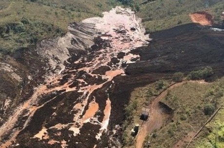 O rompimento da barragem matou três operários da Herculano Mineração