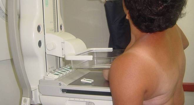 A mamografia é o exame realizado para a detecção de câncer de mama A mamografia é o exame realizado para a detecção de câncer de mama