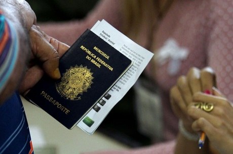 Passaporte brasileiro passa a ter validade de 10 anos