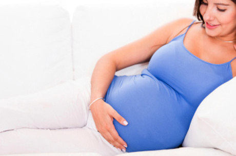 É possível uma gravidez saudável após os 40, diz especialista