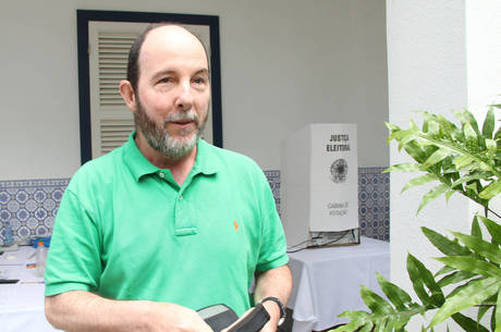 Fraga votou no bairro de São Conrado, na zona sul do Rio Fraga votou no bairro de São Conrado, na zona sul do Rio