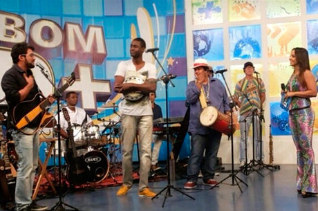 Palco do programa tem o ritmo contagiante da banda Batifun sob o comando do cantor Marcelo Timbó
