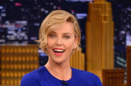 Charlize Theron adota outra filho Charlize Theron adota outra filho