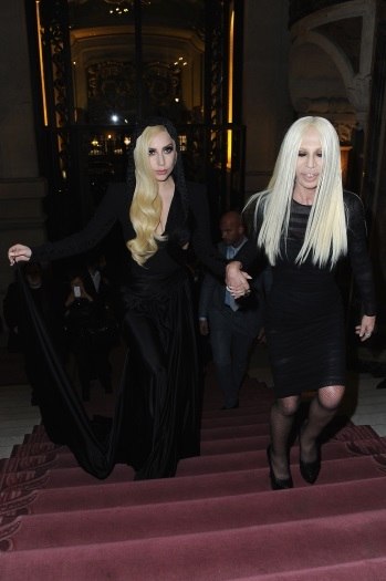 Fotos: Antes e depois: veja a transformação de Donatella Versace -  04/11/2014 - UOL Universa