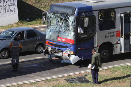 Acidente entre três ônibus deixou sete feridos em Campinas

