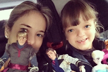 Ticiane Pinheiro Faz Pose Com Rafinha Justus No Carro A Caminho Da Escola Entretenimento R7 Famosos E Tv