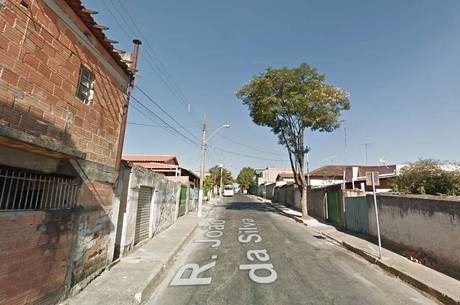 Criminosos foram abordados pelos militares na rua João Rodrigues da Silva, onde trocaram tiros com os policiais e fugiram 