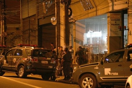 Polícia prende dois suspeitos de invadir bingo em Pinheiros
