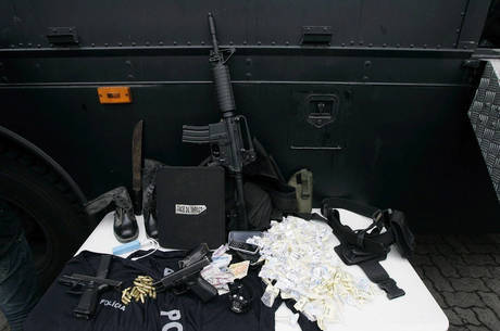 Polícia apreendeu drogas, armas e munições durante ação