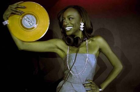 A atriz, modelo e DJ Pathy de Jesus tocará sucessos da black music no SP RAP