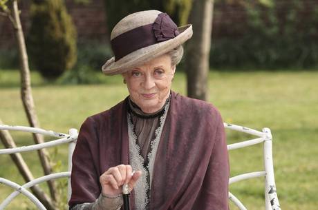 Maggie Smith anuncia saída do elenco de Downton Abbey