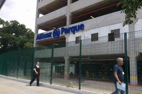 Palmeiras foi intimado a regularizar os quatro anúncios indevidos