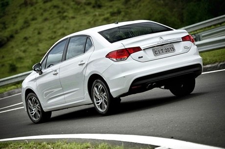 Aceleramos O Novo Citroen C4 Lounge Thp Flex Primeiro Seda Medio Com Motor Turbo Bicombustivel Noticias R7 Carros
