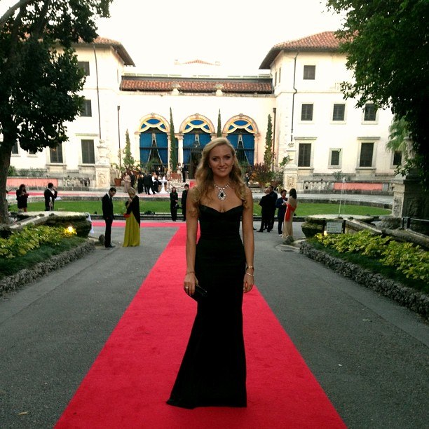 Acelera coração! Filha do tricampeão de F1 Nelson Piquet brilha na