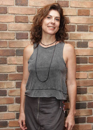 Angela Dip vive a ex-primeira-dama Maria Thereza Goulart no teatro