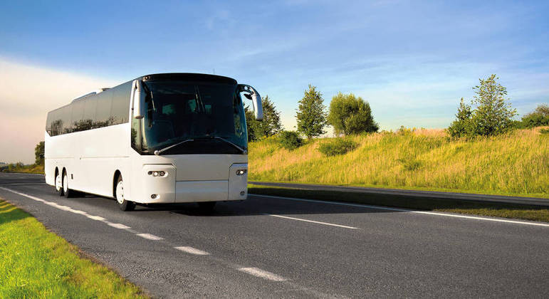 Quando o ônibus chegou ao terminal, o homem começou a dizer que queriam matá-lo Quando o ônibus chegou ao terminal, o homem começou a dizer que queriam matá-lo