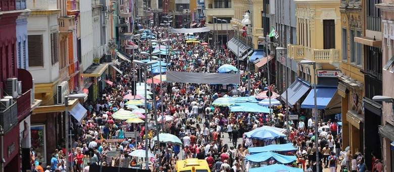 A uma semana do Natal, rua 25 de Março fica lotada - Notícias - R7 São Paulo A uma semana do Natal, rua 25 de Março fica lotada - Notícias - R7 São Paulo