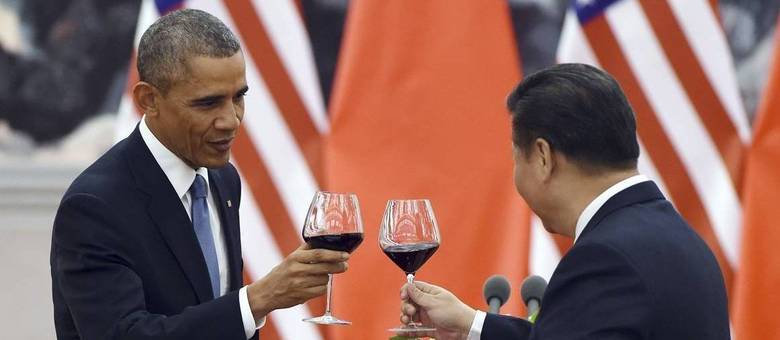 Barack Obama e o presidente chinês,  Xi Jinping, durante encontro no país asiático