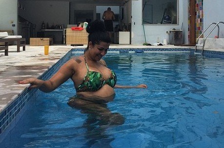 Gravida De Sete Meses Moranguinho Exibe Barrigao Entretenimento R7 Famosos E Tv