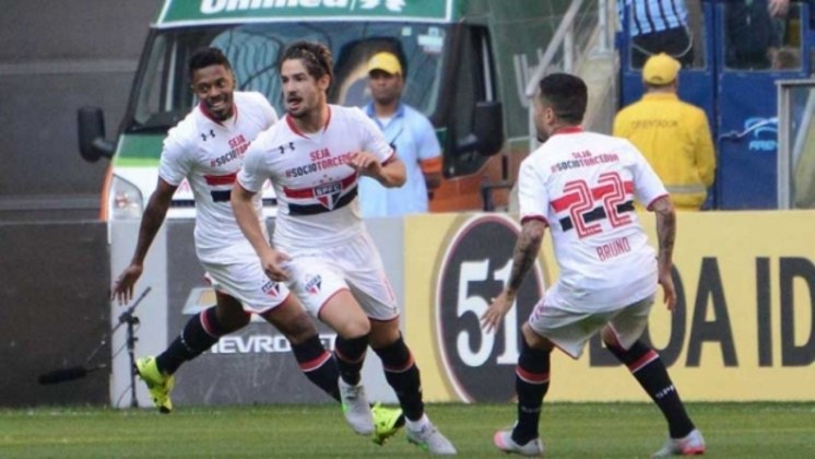 2015 - São Paulo fez 41 pontos em 25 rodadas