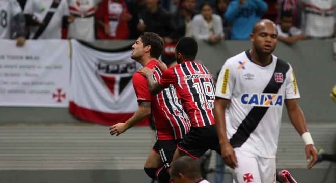 2015 - Vasco 0 x 4 São Paulo - No Brasileirão de 2015, o Tricolor bateu o Vasco no Mané Garrincha com gols de Pato, Michel Bastos, Wesley e Boschilia.