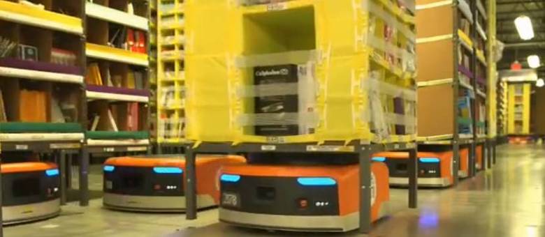 Robôs foram empregados pela Amazon nos últimos anos para facilitar processo de entrega