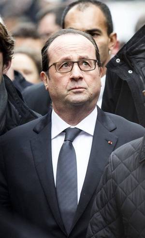 O presidente francês vistou o local do ataque
