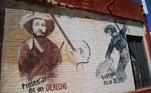 “Protestar é um direito; reprimir é um delito”, diz pintura na Escola Rural Raúl Isidro Burgos, em Ayotzinapa